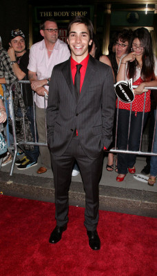 photo 5 in Justin Long gallery [id322275] 2010-12-06 00:00:00
