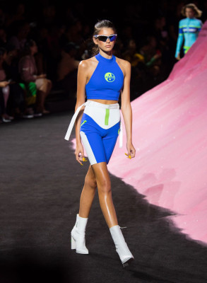 Kaia Gerber Walks in Rihanna’s Fenty Puma Fashion Show SS18 – NYFW 