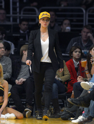 Kaley Cuoco pic #691705