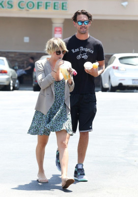 Kaley Cuoco pic #747484