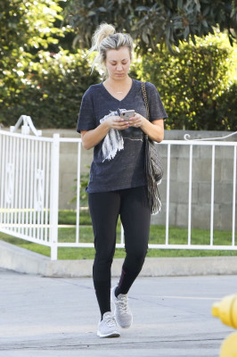 Kaley Cuoco Leaves a Office Building in Los Angeles