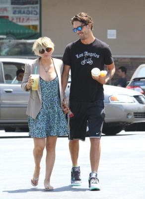 Kaley Cuoco pic #747483