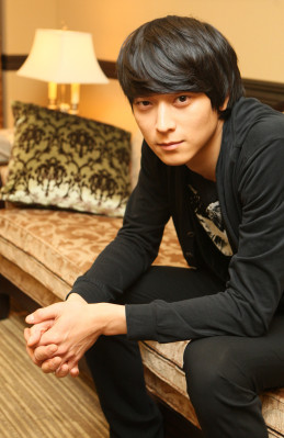 Kang Dong Won pic #843916