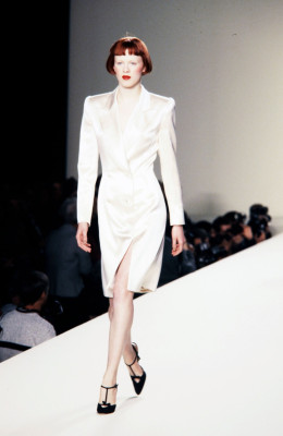 Karen Elson ~ Oscar De La Renta F/W 1997