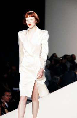 Karen Elson ~ Oscar De La Renta F/W 1997