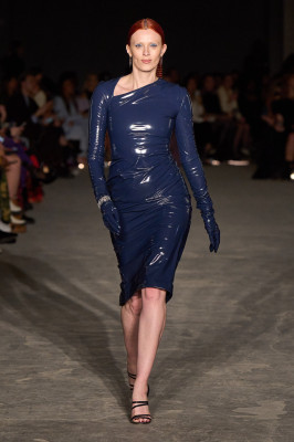 Karen Elson - Christian Siriano Autumn/Winter 2022 Fashion Show in New York