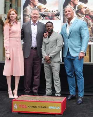 Karen Gillan - Kevin Hart Hand And Footprint Ceremony 12/10/2019