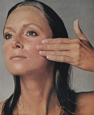 Karen Graham ~ US Vogue October 1972 by Richard Avedon