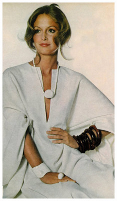 Karen Graham pic #397954