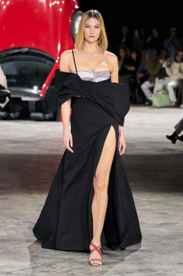 Off-White Autumn/Winter 2020 Fashion Show in Paris