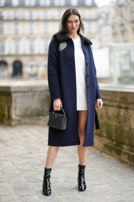 Karlie Kloss - Louis Vuitton Menswear 2023 Show at Paris Fashion Week 2023