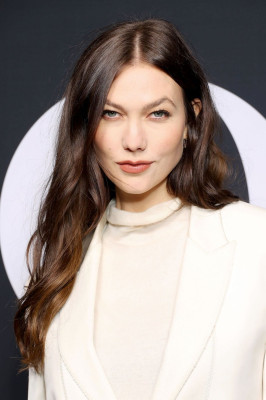 Karlie Kloss - Dior Homme Fashion Show at PFW 2023 in Paris