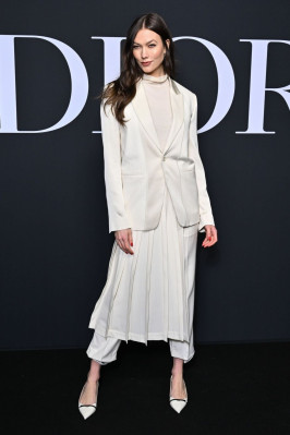 Karlie Kloss - Dior Homme Fashion Show at PFW 2023 in Paris