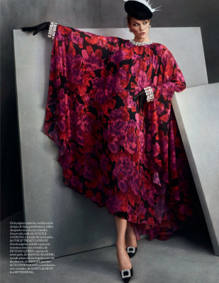 KARLIE KLOSS in Vogue Magazine, Spain December 2019