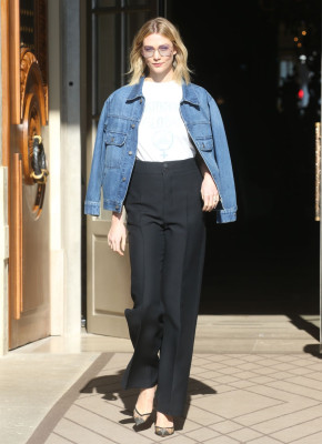 Karlie Kloss - Christian Dior show in Paris
