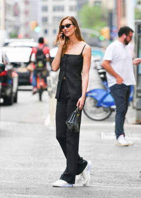 Karlie Kloss - Out and About at New York Fashion Week Spring/Summer 2023