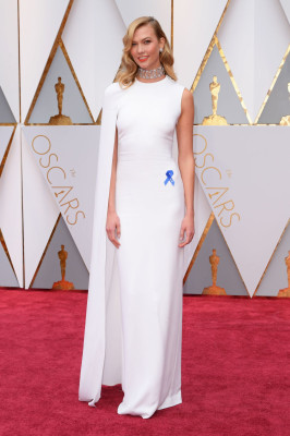 Karlie Kloss – Oscars 2017 Red Carpet in Hollywood