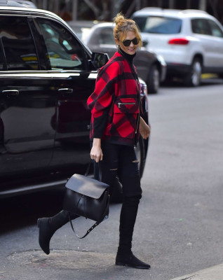 Karlie Kloss – Out in NYC