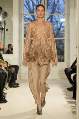 Karmen Pedaru for Alexandre Vauthier Couture ss 25