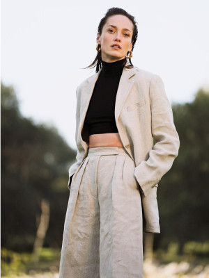 Karmen Pedaru ~ Elle Italia N.5-6 - 22 Febbraio 2023 by François Rother
