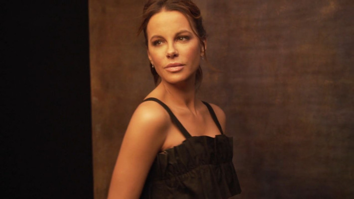 Kate Beckinsale – Somewhere Video October 2018