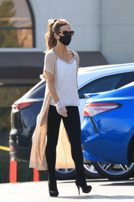 Kate Beckinsale With Boyfriend Goody Grace – Los Angeles 08/05/2020