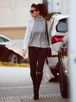  Kate Beckinsale – Shopping at Barney’s New York in Los Angeles