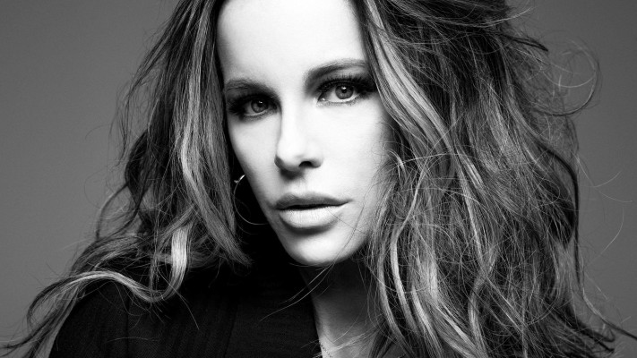 Kate Beckinsale by Damon Baker for The Sunday Times Style // 2021
