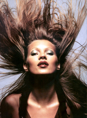 photo 6 in Kate Moss gallery [id12309] -0001-11-30 00:00:00