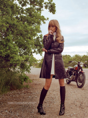 Katharina Damm for ELLE