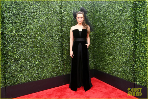 Katherine Langford - MTV Movie Awards 06/16/2018