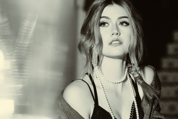 Katherine McNamara pic #1038019