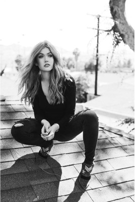 Katherine McNamara pic #1058853