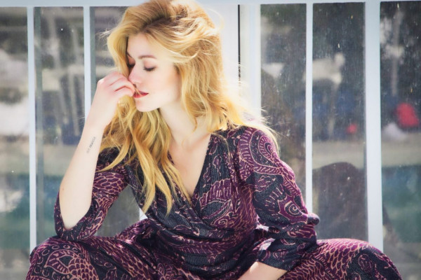 Katherine McNamara – Imagista November 2019