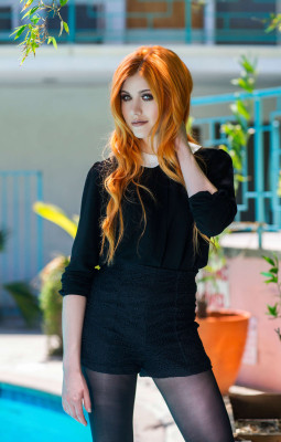 Katherine McNamara pic #870292