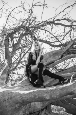 Katherine McNamara pic #1284180