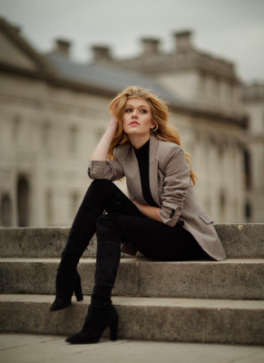 Katherine McNamara pic #1147566