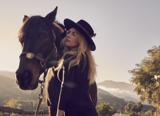 KATHERYN WINNICK for Max Magazine, Spring 2020