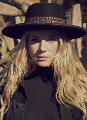 KATHERYN WINNICK for Max Magazine, Spring 2020