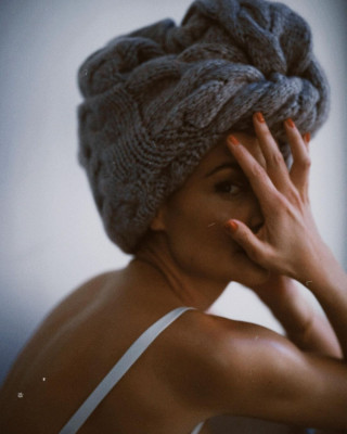 Katie Holmes by Kat Irlin // 2021