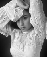 Katie Sarife – Urban Outfitters 2019