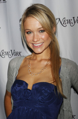 Katrina Bowden pic #396728