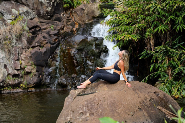 Katrina Bowden – “Oahu + Kauai Travel Guide” Photoshoot