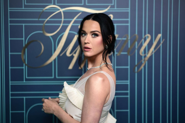 Katy Perry – Tiffany & Co. Store Grand Re-Opening in New York