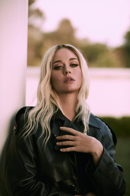 Katy Perry by Greg Swales for L&#039;officiel // Summer 2021 