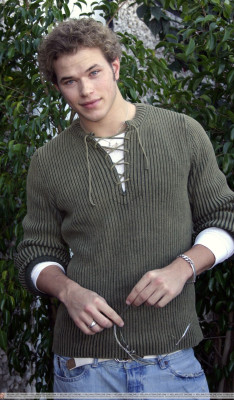 Kellan Lutz pic #286093