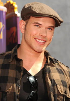 Kellan Lutz pic #366231