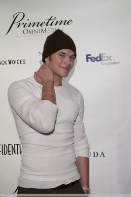 Kellan Lutz pic #287453