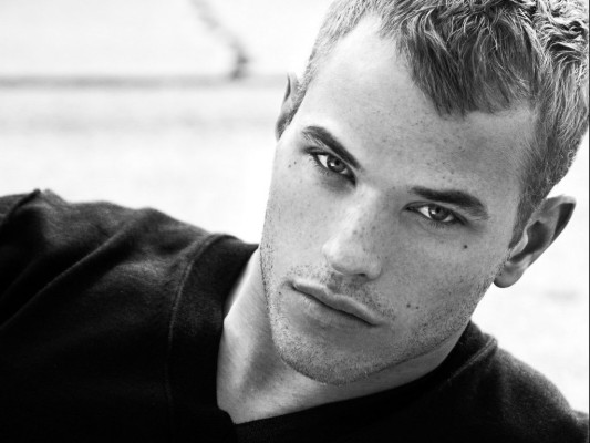 Kellan Lutz pic #240894