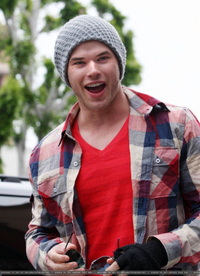 Kellan Lutz pic #318581